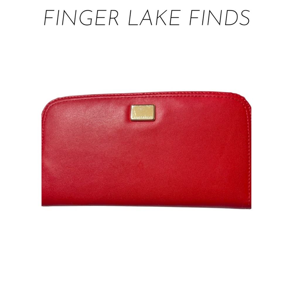 New Liz Claiborne Red Leather Zip Closure Wallet